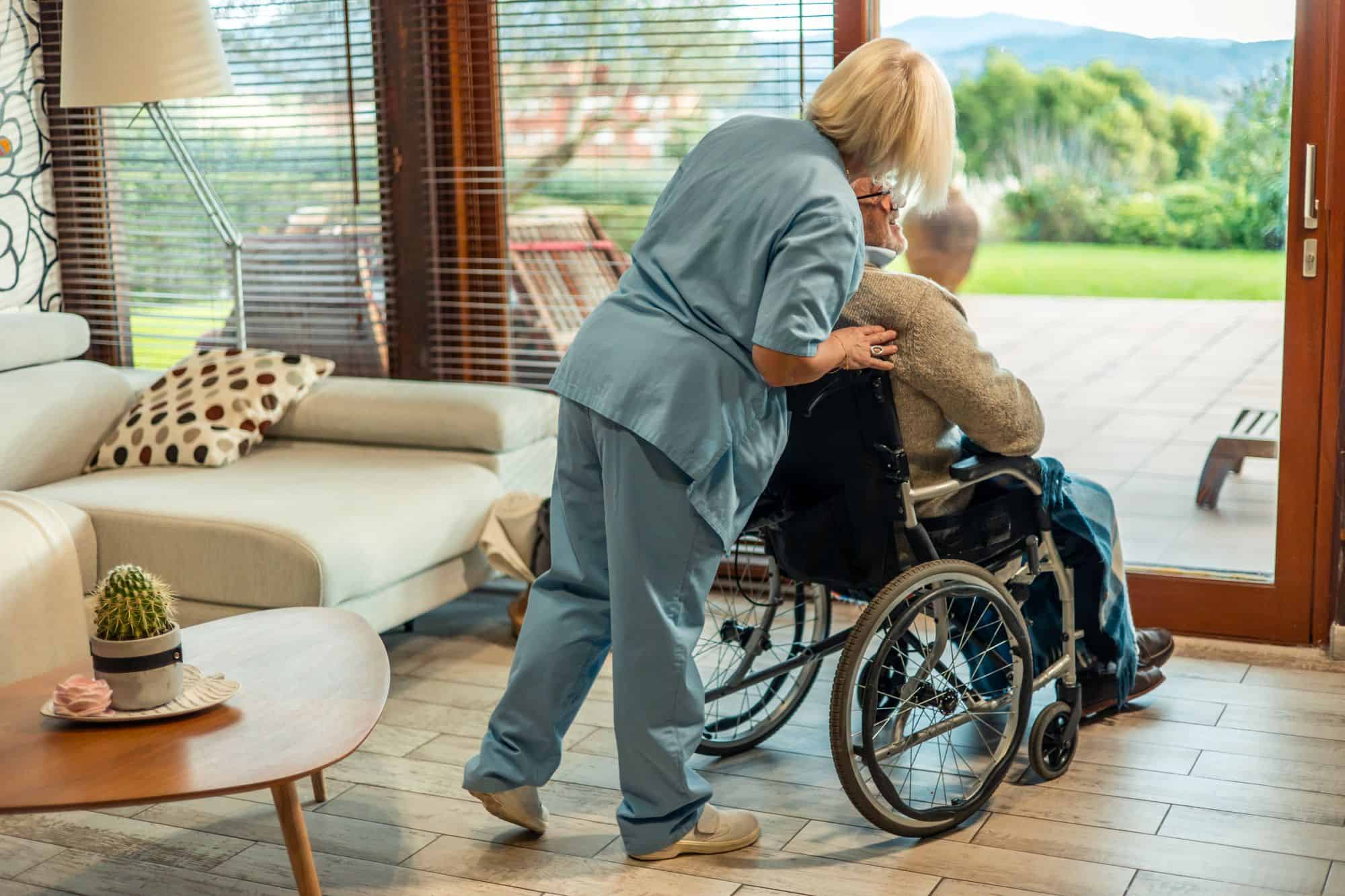 Малки радости – какви жестове правят живота по-хубав в дома за възрастни хора